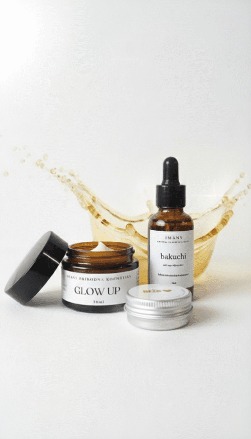 Timeless IMANY Glow Up Krema za Lice za suvu i normalnu kožu u tamnoj staklenoj teglici sa crnim poklopcem. Bela etiketa sa nazivom proizvoda i sastojcima je jasno vidljiva.